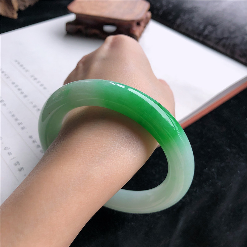 กำไลหยกพม่าแท้, แบบน้ำแข็ง-ขี้ - Lighting บทวิจารณ์และราคา