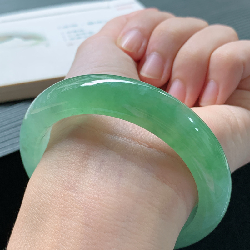 กำไลหยกพม่า หยกน้ำแข็งจากเหมือ - Lighting บทวิจารณ์และราคา