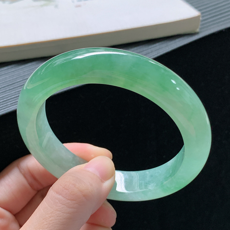 กำไลหยกพม่า หยกน้ำแข็งจากเหมือ - Lighting บทวิจารณ์และราคา