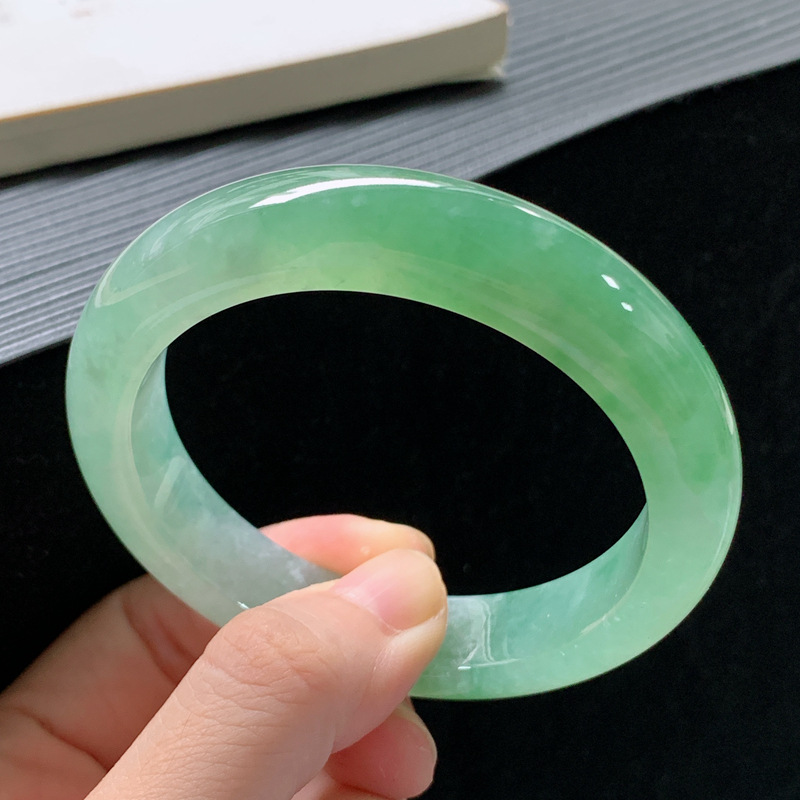 กำไลหยกพม่า หยกน้ำแข็งจากเหมือ - Lighting บทวิจารณ์และราคา