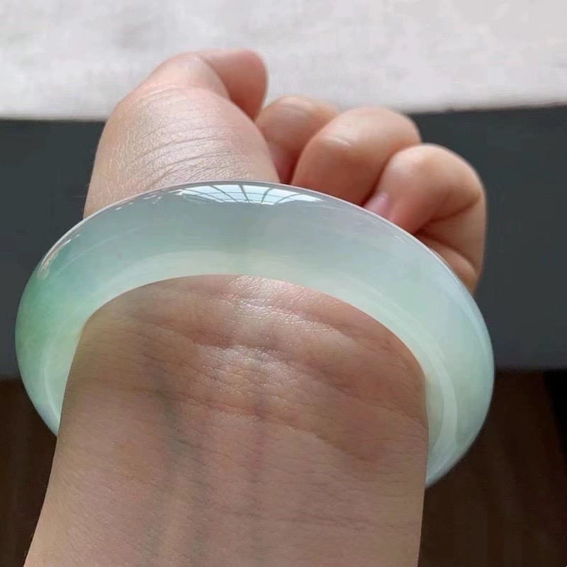 หยกน้ำแข็งสีอ่อนสำหรับสาวๆ กำไ - Lighting บทวิจารณ์และราคา